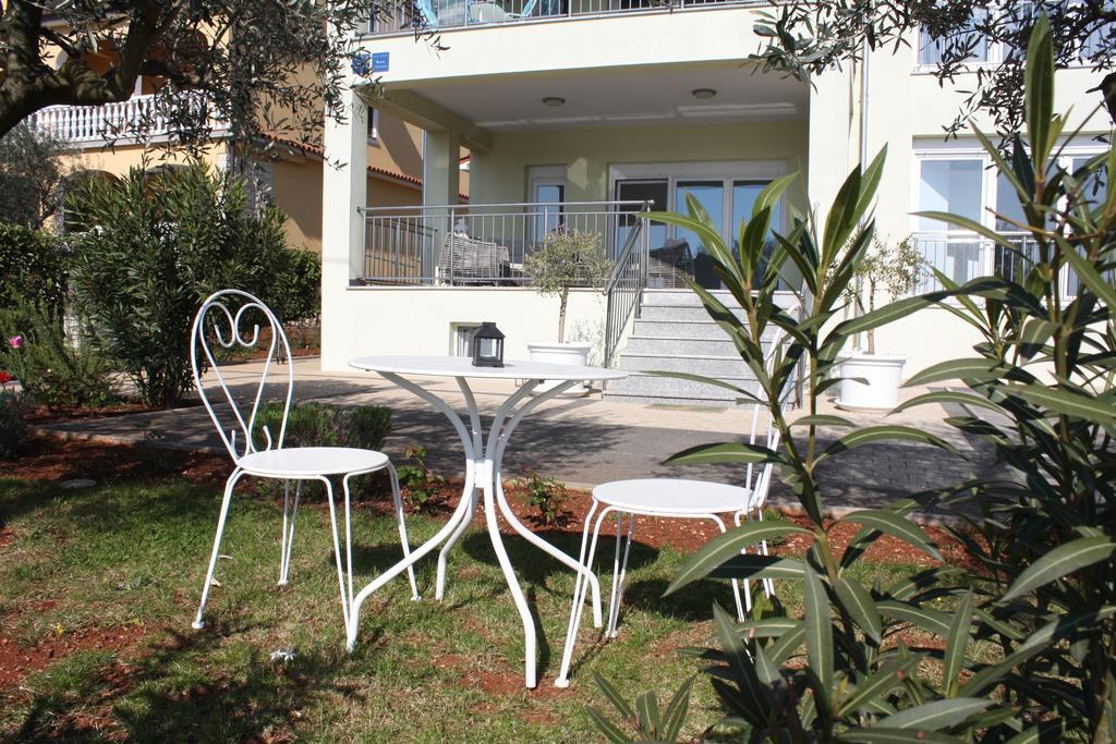 Apartments Villa Lili Умаг Экстерьер фото